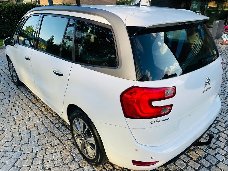 Citroën Grand C4 Picasso 2.0HDi MANUÁL KAMERA TAŽNÉ - fotka 16 z 48