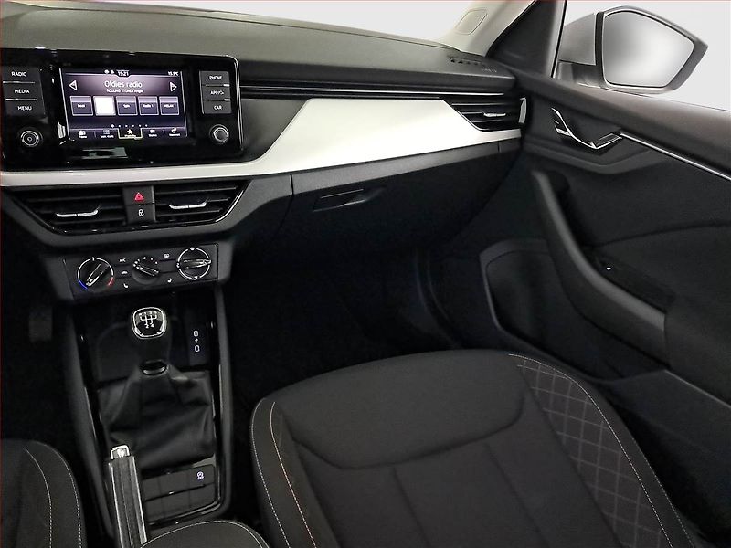 Škoda Scala (2020) 1.0 TSI, Tempomat - fotka 8 z 19