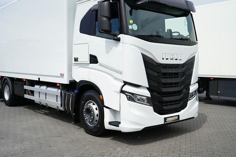 Iveco S-WAY (2023) 420 / E 6 / KONTENER + WINDA / - fotka 23 z 45