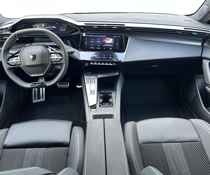 Peugeot 308 (2026) GT Elektromotor 115 kW Baterie - fotka 6 z 28