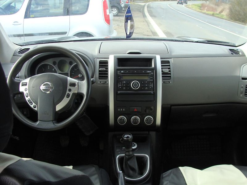 Nissan X-Trail 2.0 DCi 4x4 - fotka 14 z 26
