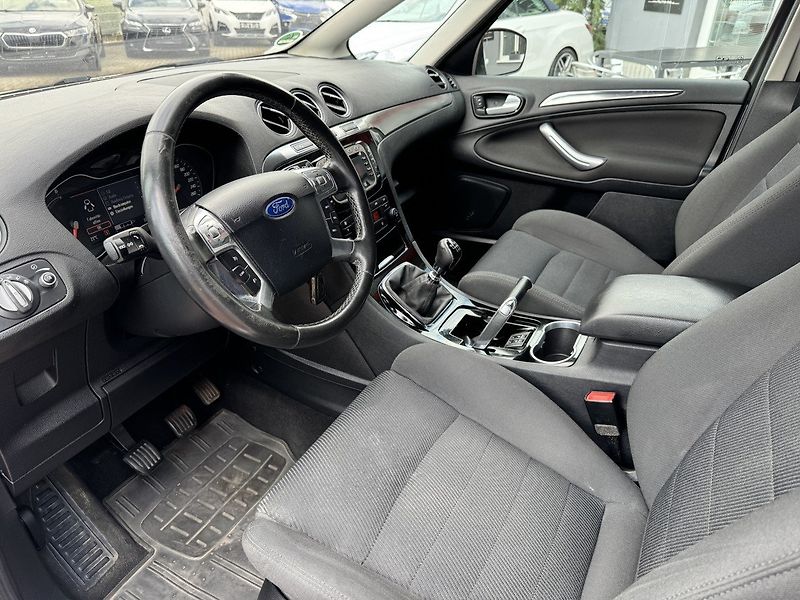 Ford S-MAX (2010) 2.0TDCi Digi Klima Tempomat - fotka 25 z 47