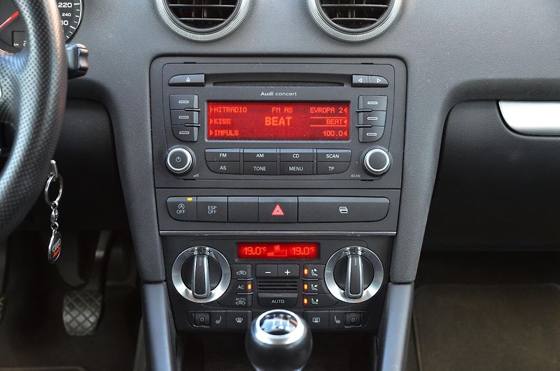Audi A3 (2010) 1.4 TFSi 92kW / XENON /2x kola - fotka 18 z 29