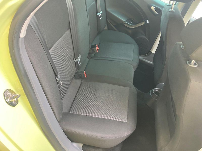 Seat Ibiza 1,6MPi (77kW)*NÍZKÝ NÁJEZD KM* - fotka 13 z 15