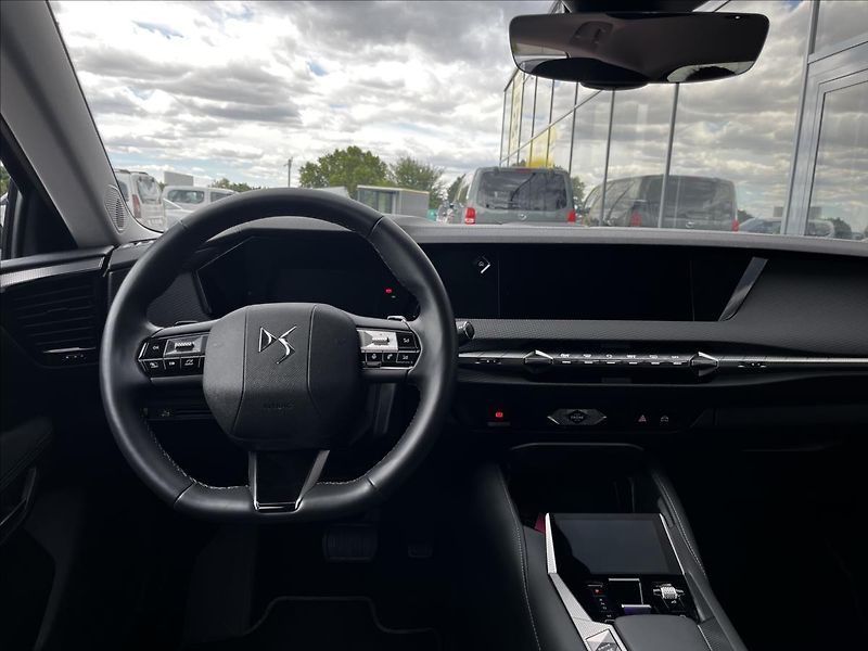 DS Automobiles DS4 1,5 BlueHDi 130k Trocadero  Ds - fotka 2 z 26
