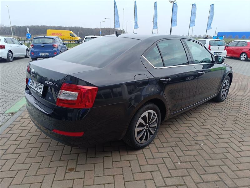 Škoda Octavia 2,0 TDi Style - fotka 5 z 18