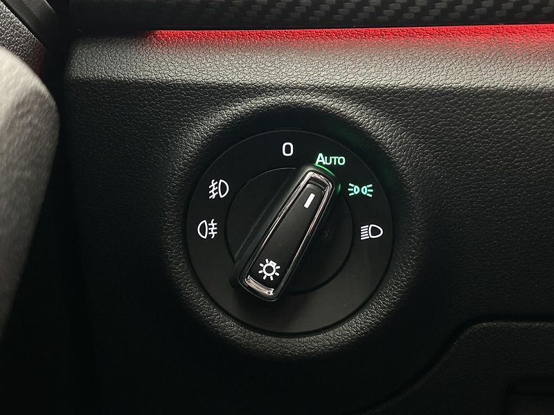 Škoda Kamiq 1.5 TSI Monte Carlo - fotka 19 z 29