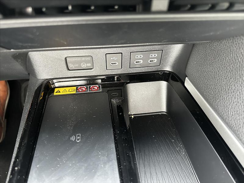 Toyota Camry 2,5 Executive - fotka 12 z 13