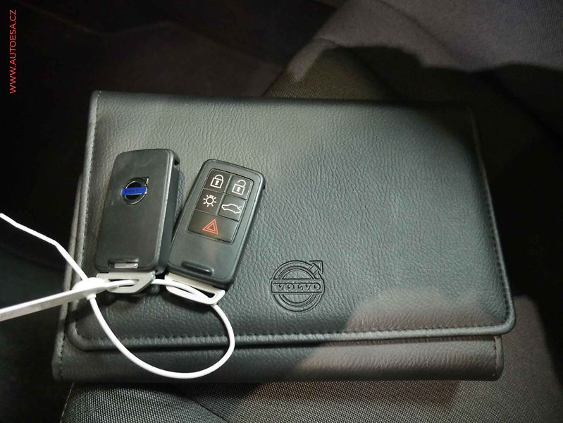 Volvo V40 (2014) 1.6 D2, servis.kniha - fotka 20 z 20
