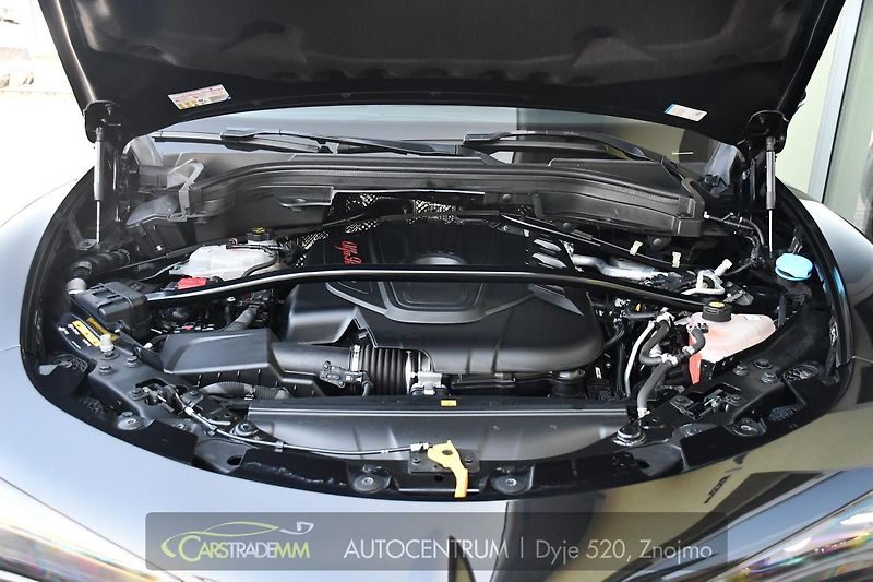 Alfa Romeo Stelvio 2.2D 16V 154kW Veloce AT8-Q4 - fotka 49 z 52