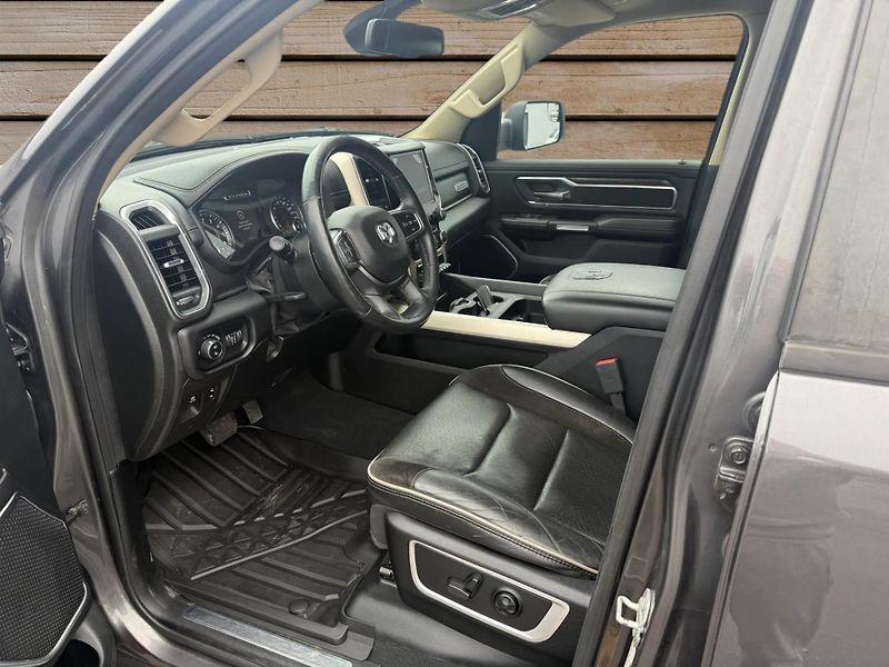 Dodge RAM (2019) +HEMI+PRO COMP LIFT+LARAMIE+ - fotka 17 z 23