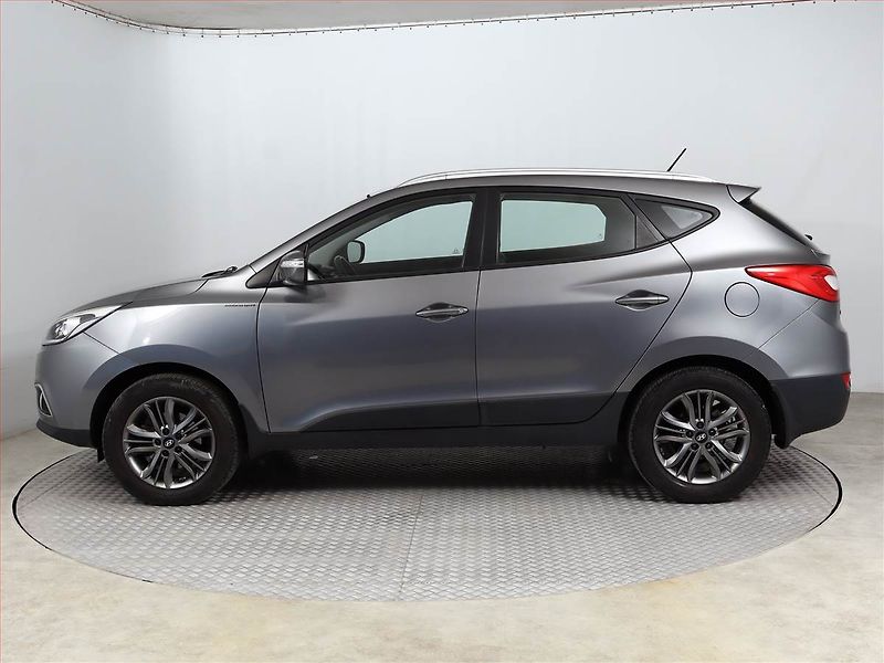 Hyundai ix35 (2013) 2.0 GDI, Serv.kniha, Kůže - fotka 3 z 16