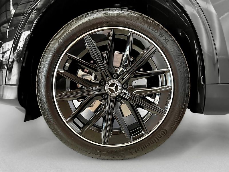 Mercedes-Benz GLB 8G-eDCT 4MATIC AMG, PANORAMA, - fotka 8 z 27