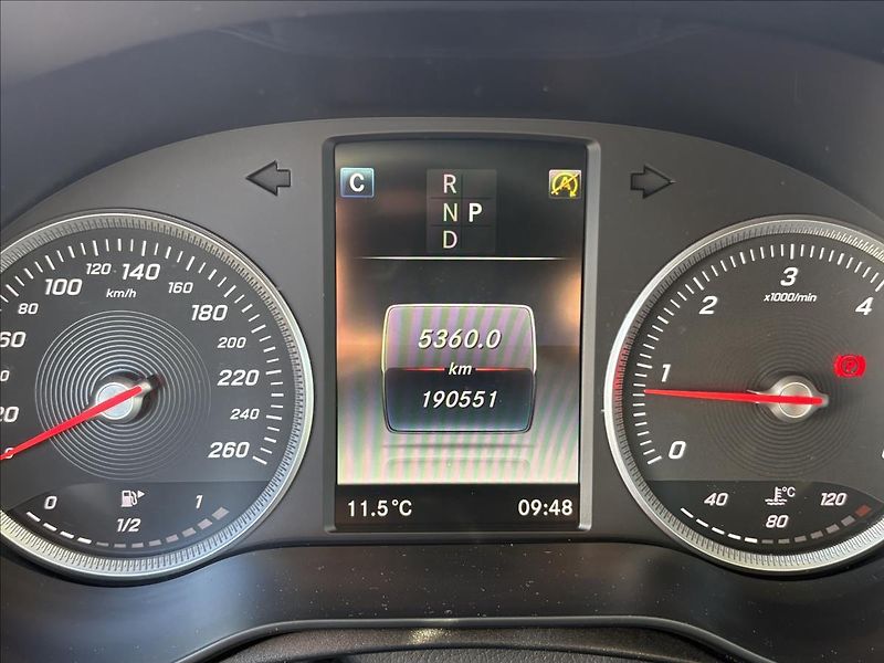 Mercedes-Benz Třídy C 2,2 CDi 100kW Led,Výhřev,9G-tr - fotka 22 z 37