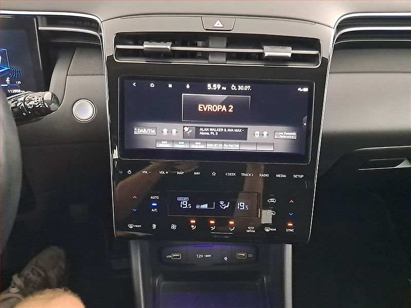 Hyundai Tucson (2022) 1.6 T-GDI - fotka 12 z 19
