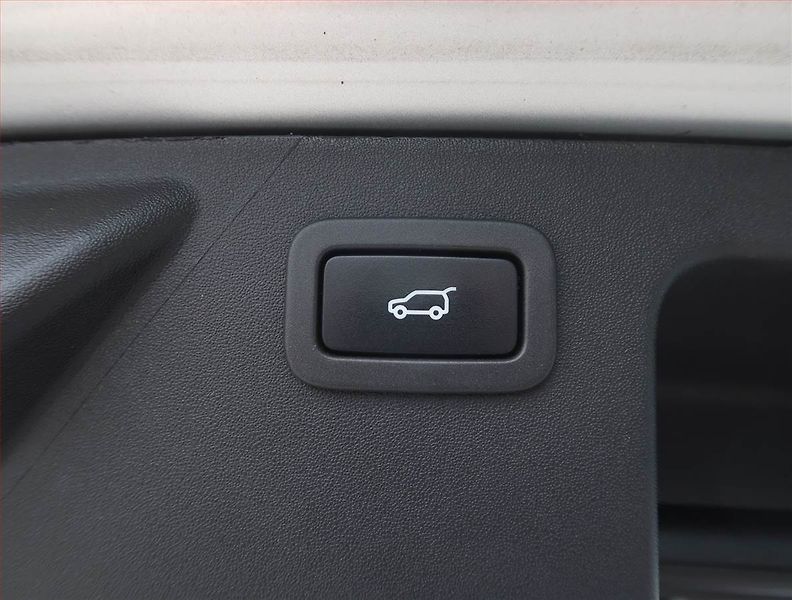 Land Rover Discovery Sport (2018) HSE TD4 - fotka 25 z 25