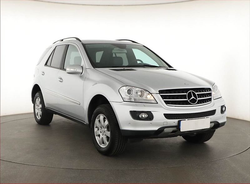Mercedes-Benz Třídy M (2005) ML 350 , 4X4, Automat, Navi - fotka 1 z 15
