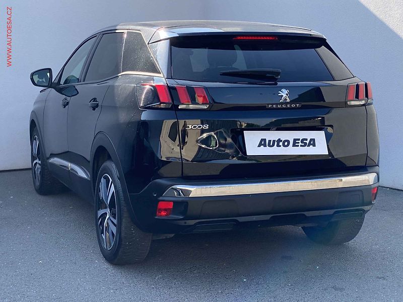 Peugeot 3008 (2019) 1.2PT, Allure, navi, kamera - fotka 6 z 17