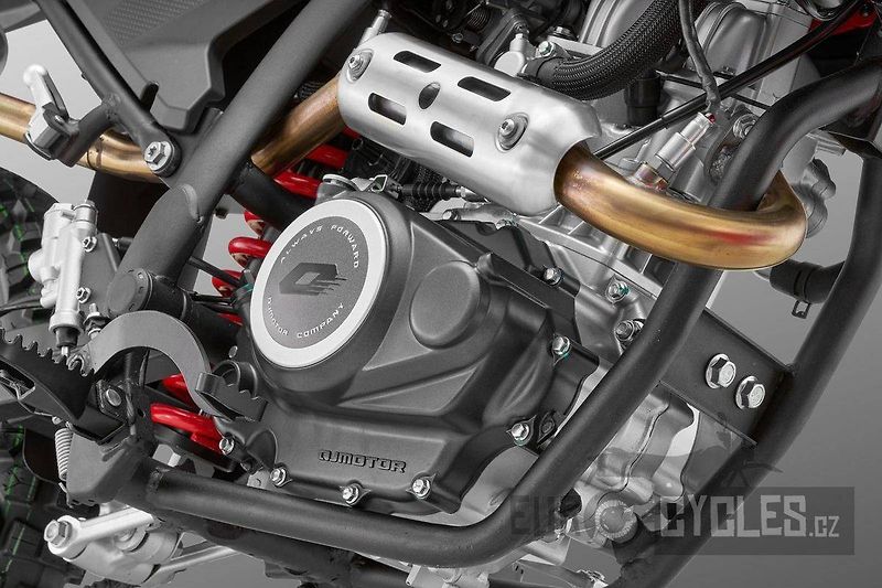 QJ Motor (2026) SRT 125 DX - fotka 5 z 20