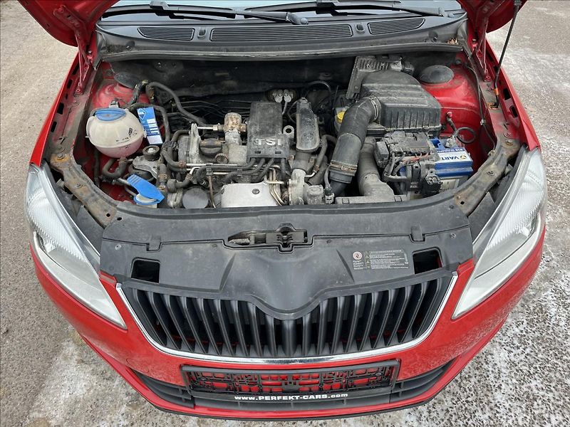 Škoda Fabia 1,2 TSi KLIMA 2x KOLA STK 1/28 - fotka 25 z 32