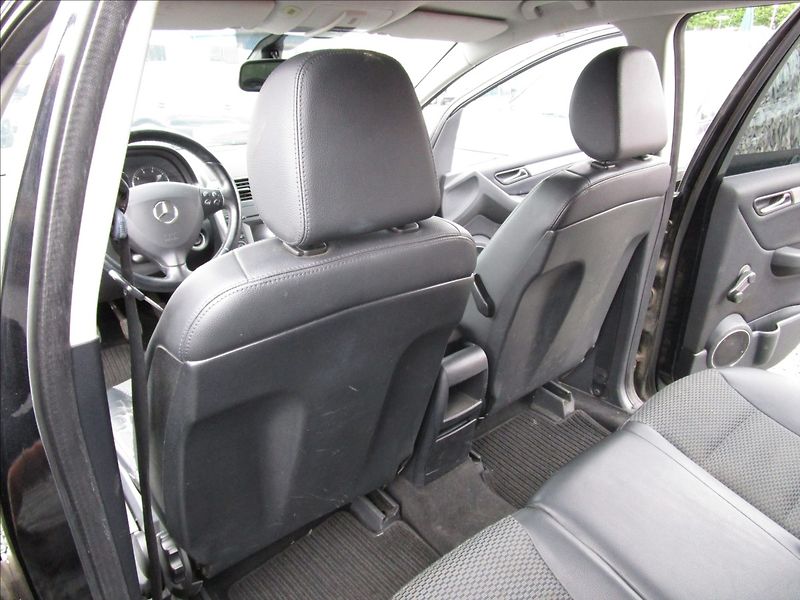 Mercedes-Benz Třídy A A160,  Klima - fotka 25 z 39
