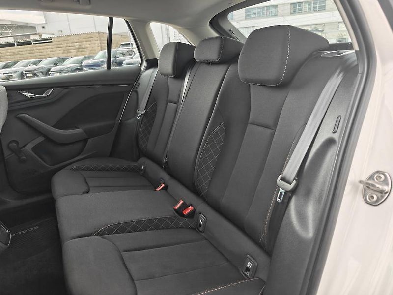 Škoda Scala Ambition 6MP 1,0TSI - fotka 8 z 22