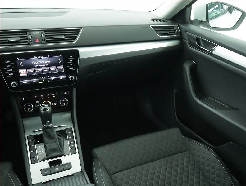 Škoda Superb (2022) Ambition 2.0 TDI - fotka 8 z 20