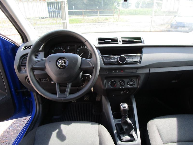 Škoda Fabia 1,0 TSI-70KW-ZÁNOVNÍ STK+OLEJ - fotka 9 z 12