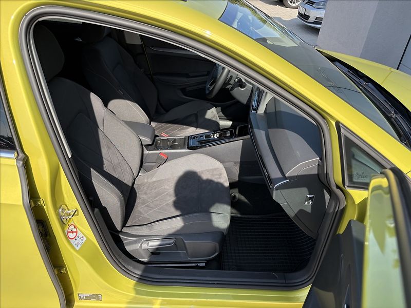 Volkswagen Golf 2,0 TDI 110 KW AUTOMAT STYLE - fotka 25 z 35