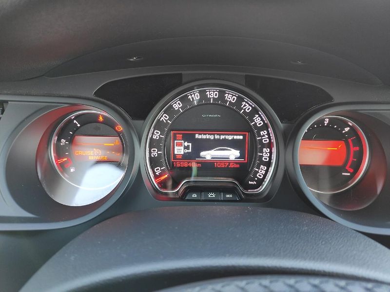 Citroën C5 (2014) 2.0HDI 140k EXCLUSIVE MAN6 HYD - fotka 21 z 43