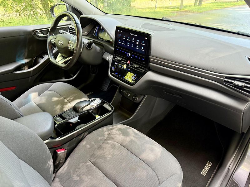 Hyundai Ioniq (2020) 38,3 kWh,SoH 100%,TČ ,BlueLink - fotka 13 z 17
