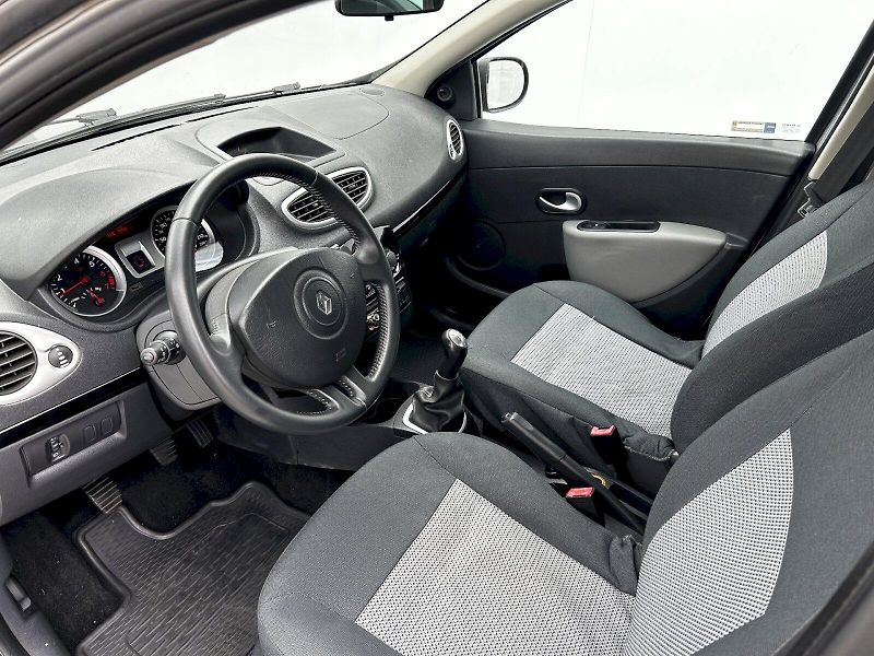 Renault Clio (2011) 1.2 16V 55kW MP5 Authentique - fotka 15 z 26