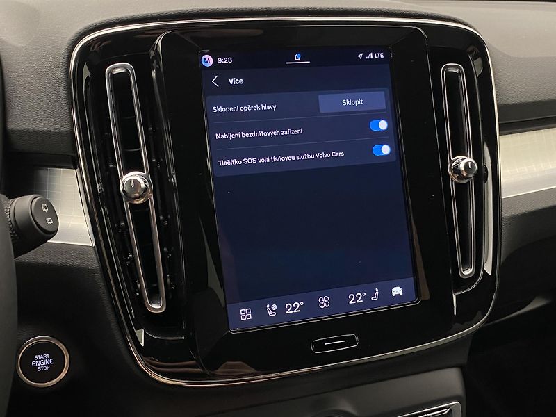 Volvo XC40 (2026) B3 AUT DARK PLUS - fotka 53 z 59