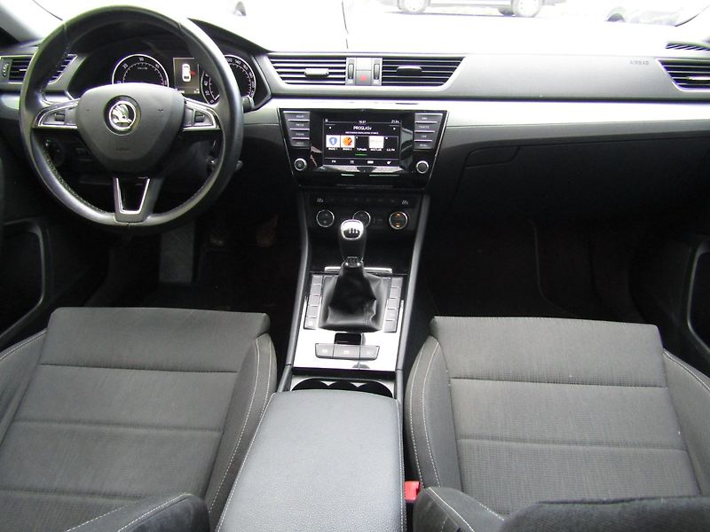 Škoda Superb (2017) 1.6 TDI 88kW - fotka 15 z 40