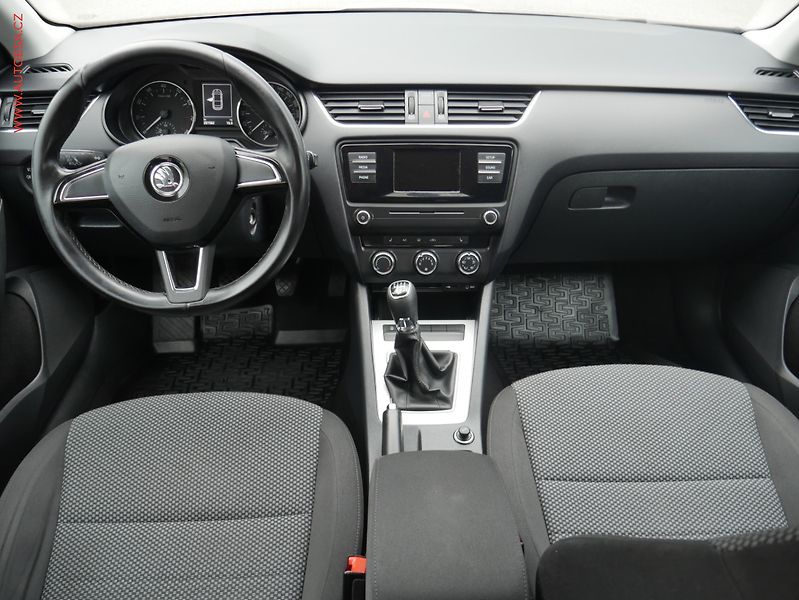 Škoda Octavia (2015) 1.4 G-TEC, 2.maj,ČR - fotka 8 z 16
