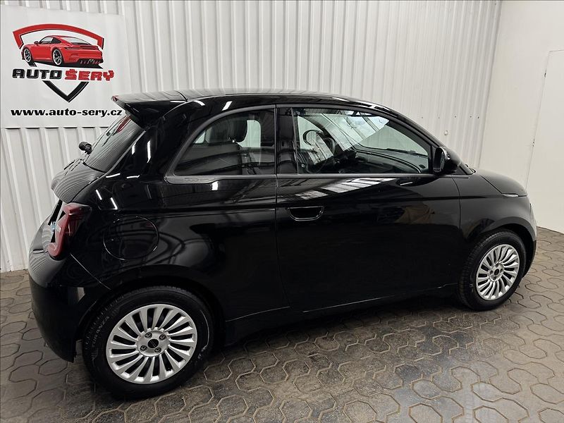 Fiat 500e ELECTRIC DRIVE 70kW ACTION - fotka 9 z 32