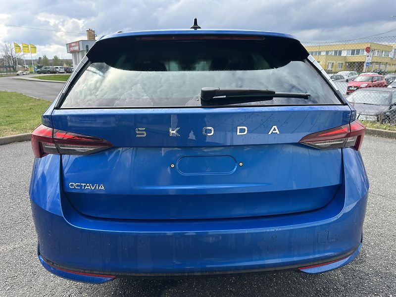 Škoda Octavia SELECTION + dovýbava *413 - fotka 5 z 13