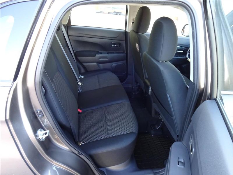 Mitsubishi ASX 1,6 i 85kW - fotka 24 z 52