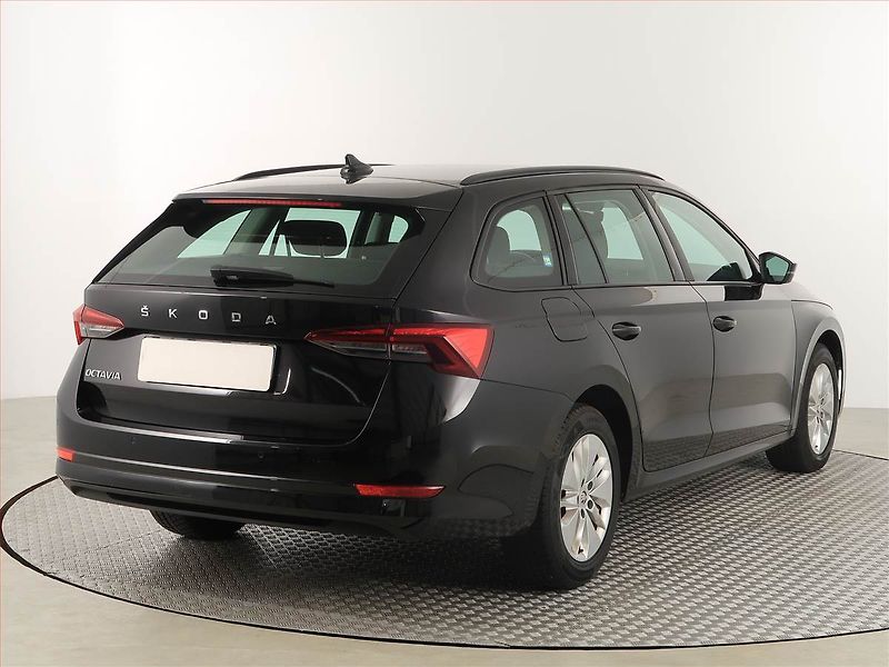 Škoda Octavia (2021) Ambition 2.0 TDI, Automat - fotka 5 z 18