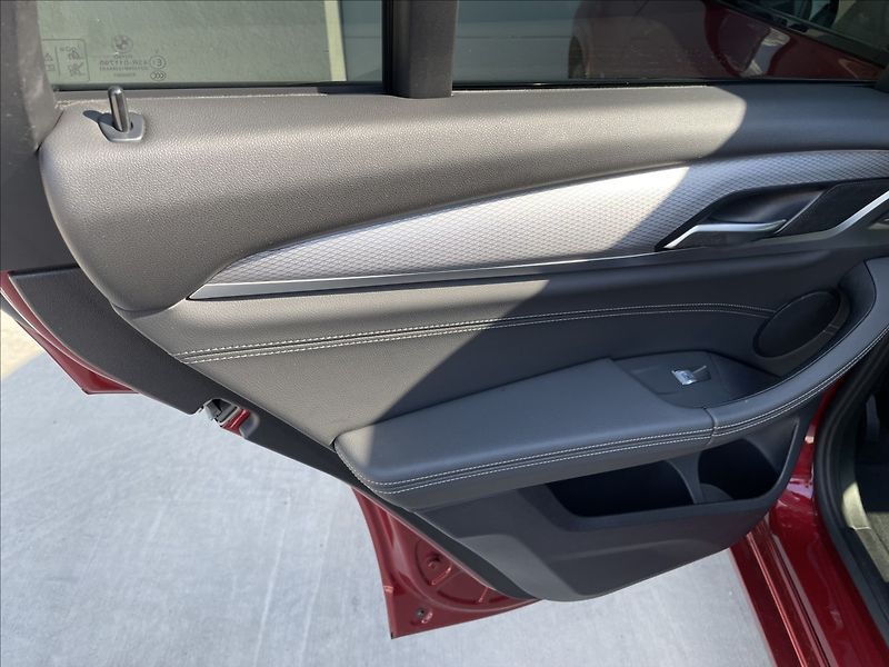 BMW X4 XDRIVE30D Mpaket ČR.1.MAJ. - fotka 25 z 32