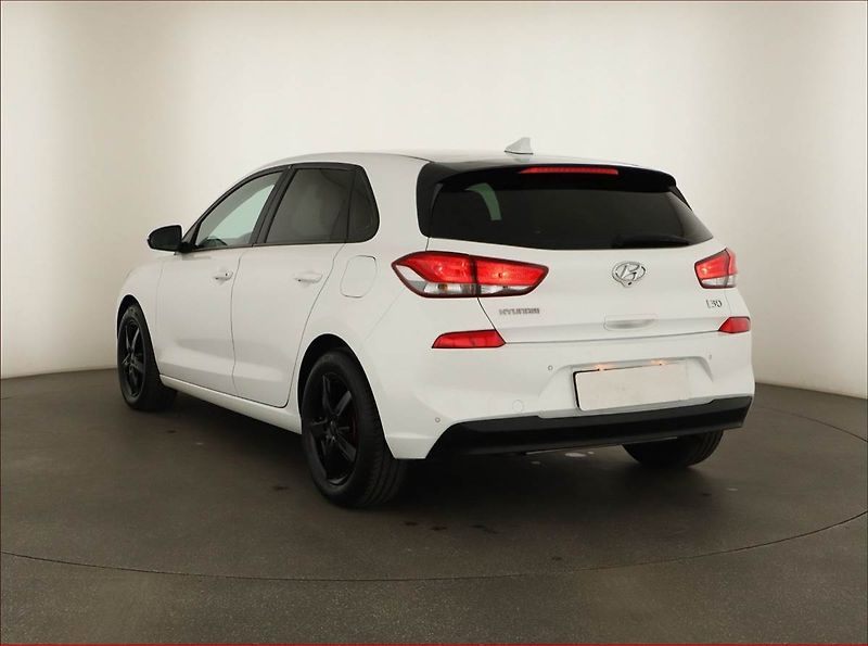 Hyundai i30 (2019) 1.4 CVVT, Tempomat - fotka 4 z 15