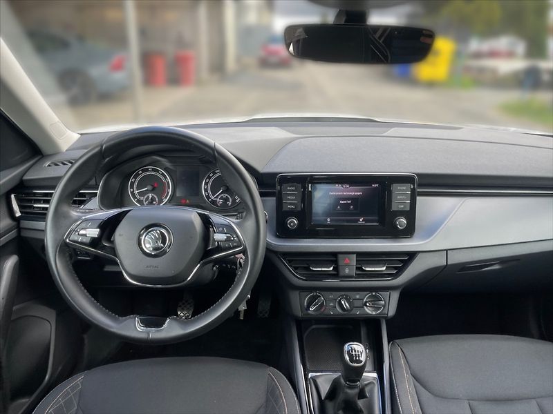 Škoda Kamiq 1,5 TSI 110 Ambition - fotka 9 z 11