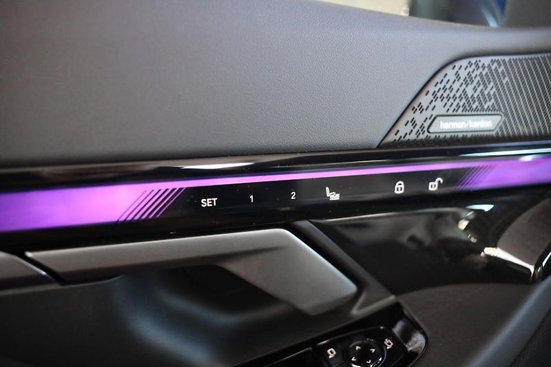 BMW i5 xDrive 40 - fotka 28 z 32