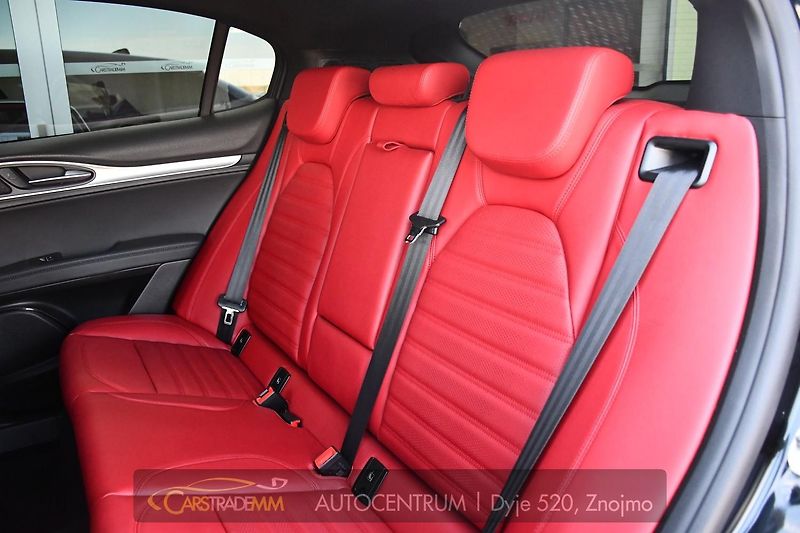 Alfa Romeo Stelvio 2.0T 16V 206kW VELOCE AT8 Q4 - fotka 19 z 49