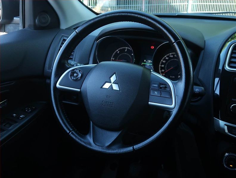 Mitsubishi ASX (2015) 1.8 DI-D MIVEC, 4X4, Tempomat - fotka 18 z 18