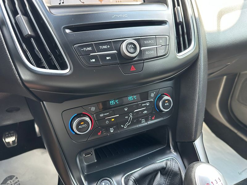 Ford Focus (2017) ST 2,0Turbo 184kw - fotka 23 z 26