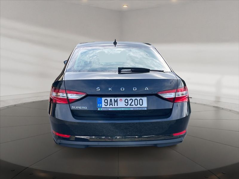 Škoda Superb 2,0 TDI 110 Ambition AT - fotka 5 z 11