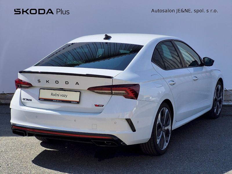 Škoda Octavia (2025) RS 2.0 TSI 195kW - fotka 2 z 30