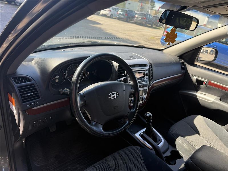 Hyundai Santa Fe 2,2 CRDi - fotka 8 z 25