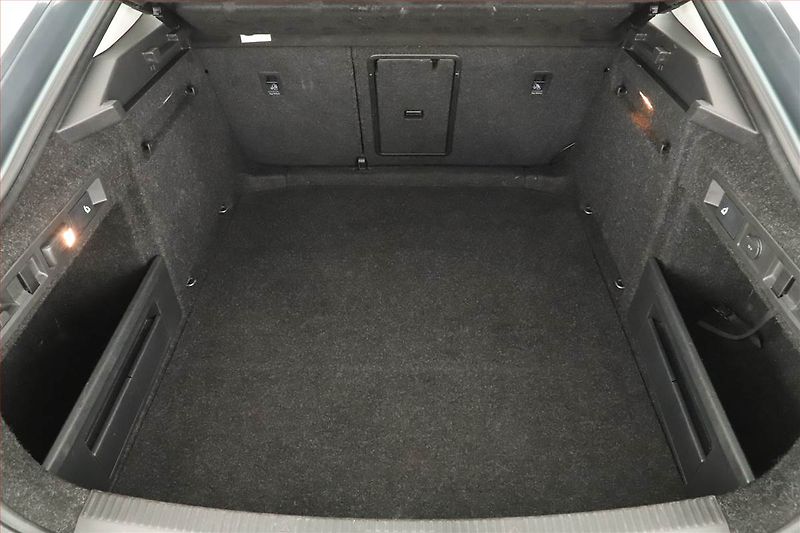 Škoda Superb (2018) 2.0 TDI, Automat, Navi - fotka 14 z 15